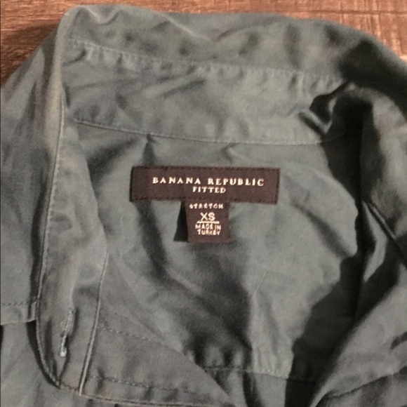 ❤️SOLD Banana Republic button down casual shirt - Picture 6 of 6